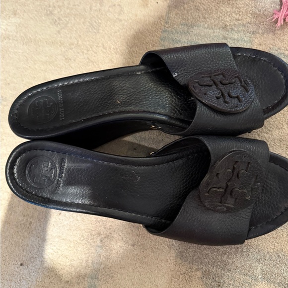 Tory Burch Black Leather Patti Wedge Sandals - Picture 3 of 7